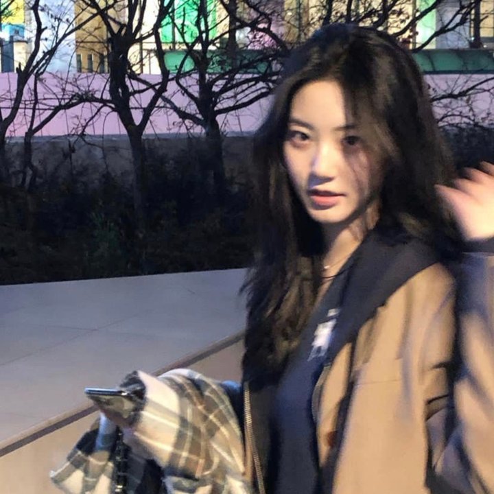 在冷漠的他怀里撒个娇